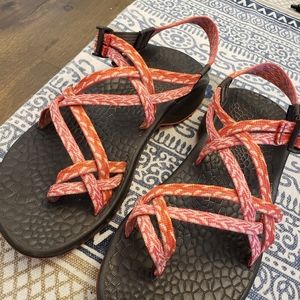 Women's Chacos Size 9